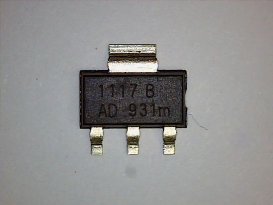 AMS 1117 8 AD 931M SOT223 resmi