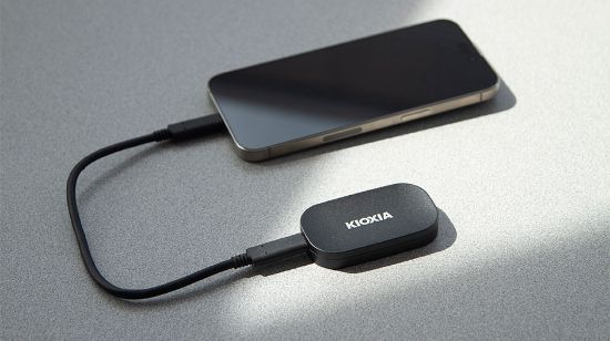 KIOXIA EXCERİA PLUS G2 LXD20K001TG8 1TB 1050/1000MB/s USB 3.2 GEN2 TYPE-C TAŞINABİLİR SSD DİSK resmi