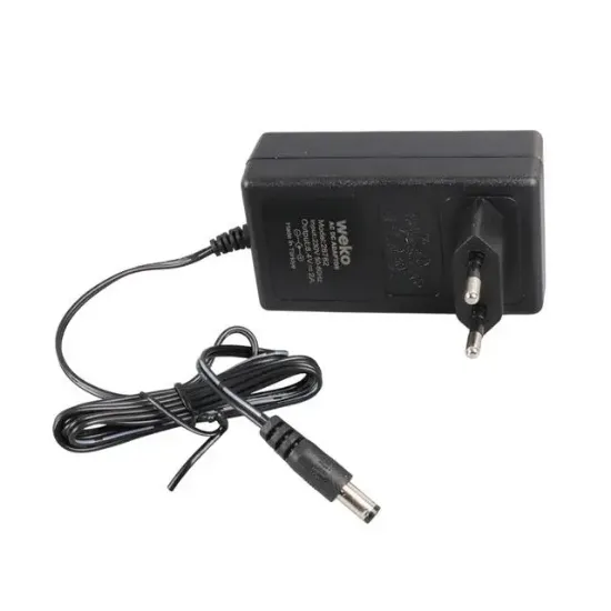 Weko 8.4 Volt - 2 Amper 5.5x2.5mm Uçlu Priz Tip Kırmızı Yeşil Ledli Yerli Üretim Akü Şarj Adaptörü resmi