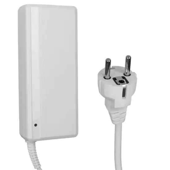 YQ-1201F-190-05000 Beyaz 19 Volt 4.7 Amper 5.5*2.5 Mm Uçlu Plastik Kasa Masaüstü Tip Adaptör  resmi