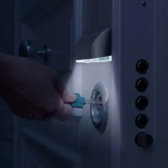 Powermaster PM-37708 Hareket Sensörlü 4 LED'li Pratik Aydınlatma resmi